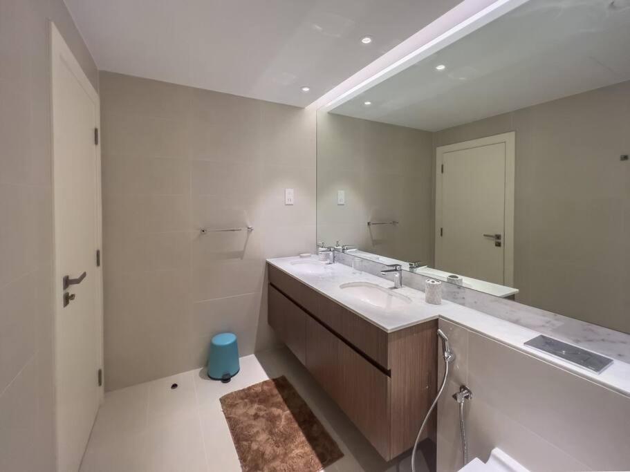 Lovely 2-Bedroom Vacation Home Near Beach ดูไบ ภายนอก รูปภาพ